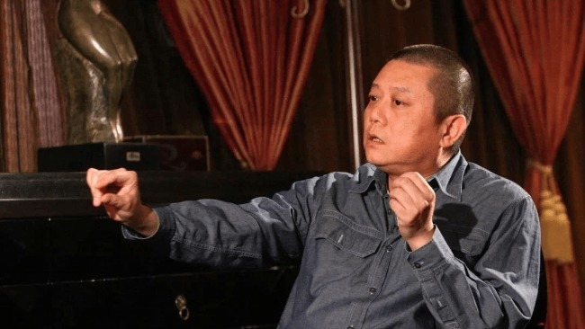 64岁的作家王朔, 为何突遭一众质疑之声?_凤凰网