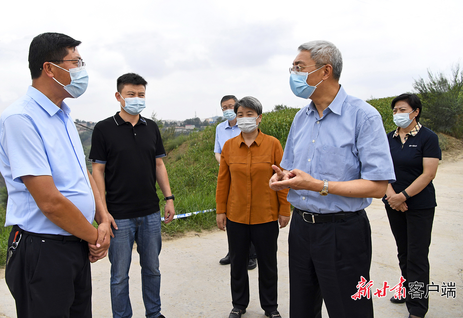 尹弘话常态化防疫：疏导交通“堵点” 防止层层加码