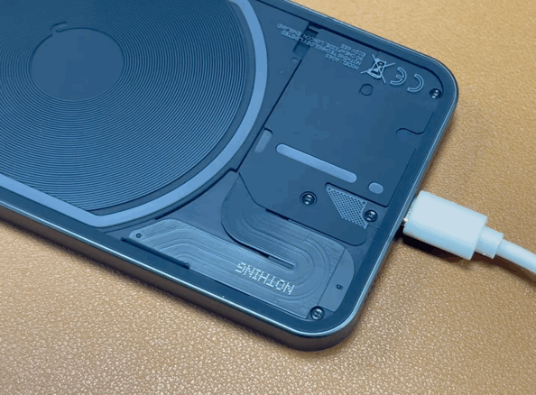 加价2000块!透明发光iPhone火遍全球 体验后劝你别买 第9张-心情说说 加价2000块!透明发光iPhone火遍全球 体验后劝你别买 第9张