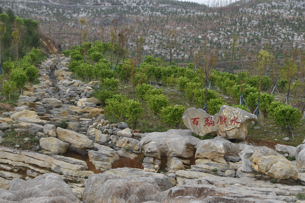 湖南省娄底市锡矿山变成了绿意盎然的地质公园（2022年3月17日摄）。新华社记者 白田田 摄