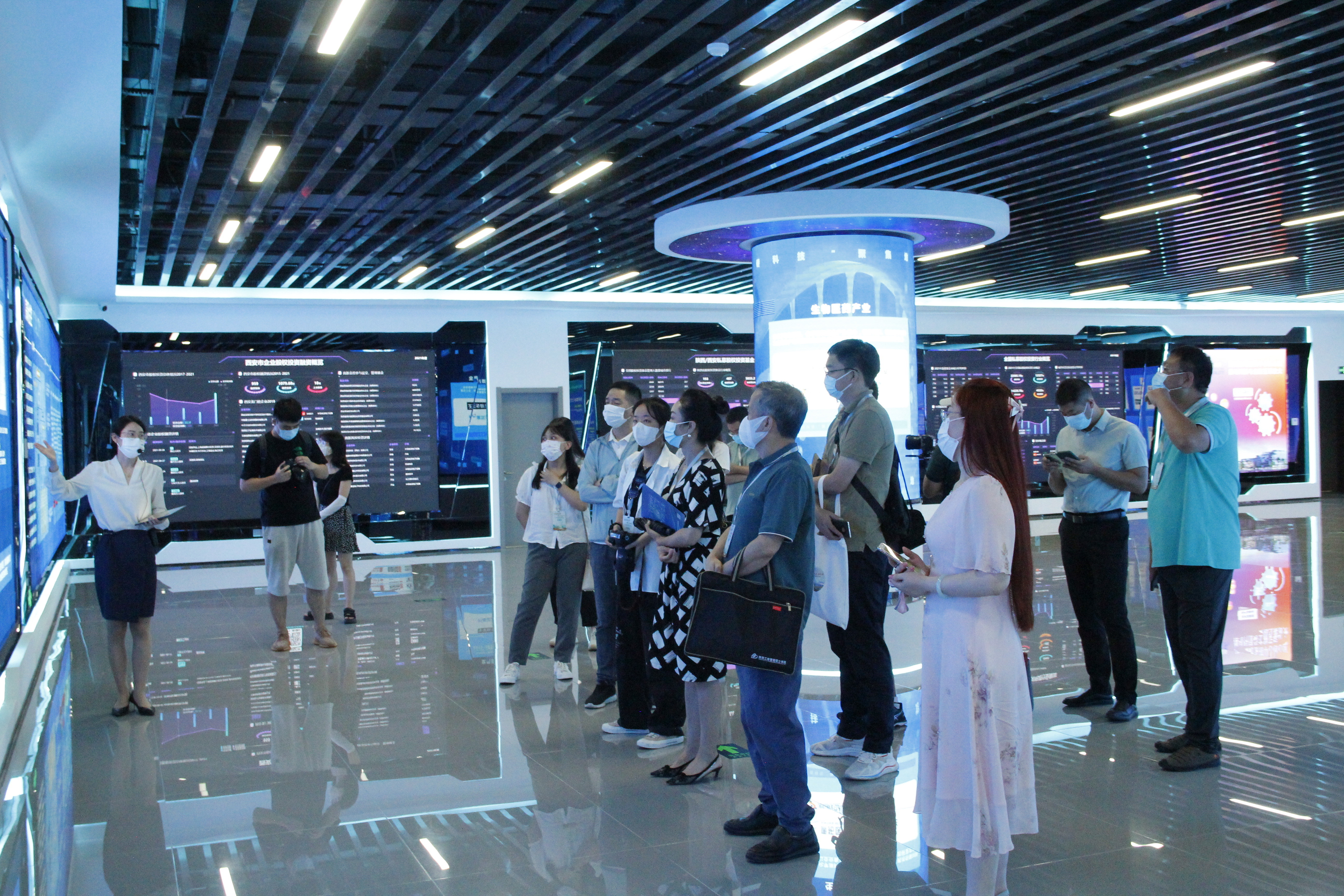 “丝路织纽带 携手向未来”2022全国网络媒体主题采访活动走进秦创原西安科创基金园