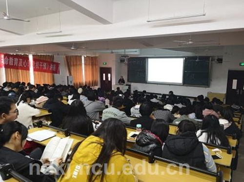 饶芳：以爱育人 静待花开