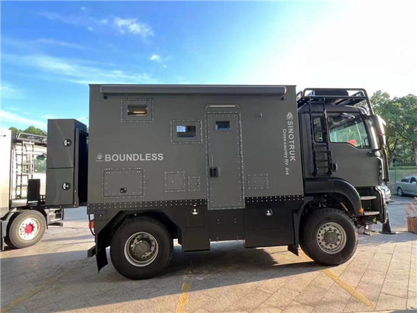 进口四驱越野房车重汽豪沃四驱越野房车