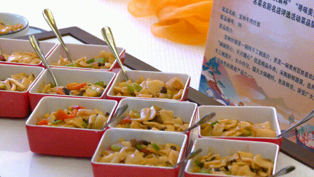 厨神现场秀"十八般武艺" "肃菜"争"香"斗艳大饱眼福