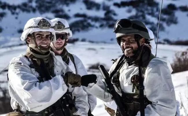 凤凰大参考|距中印边境95公里,美印军演妄想制衡“封岛军演”?