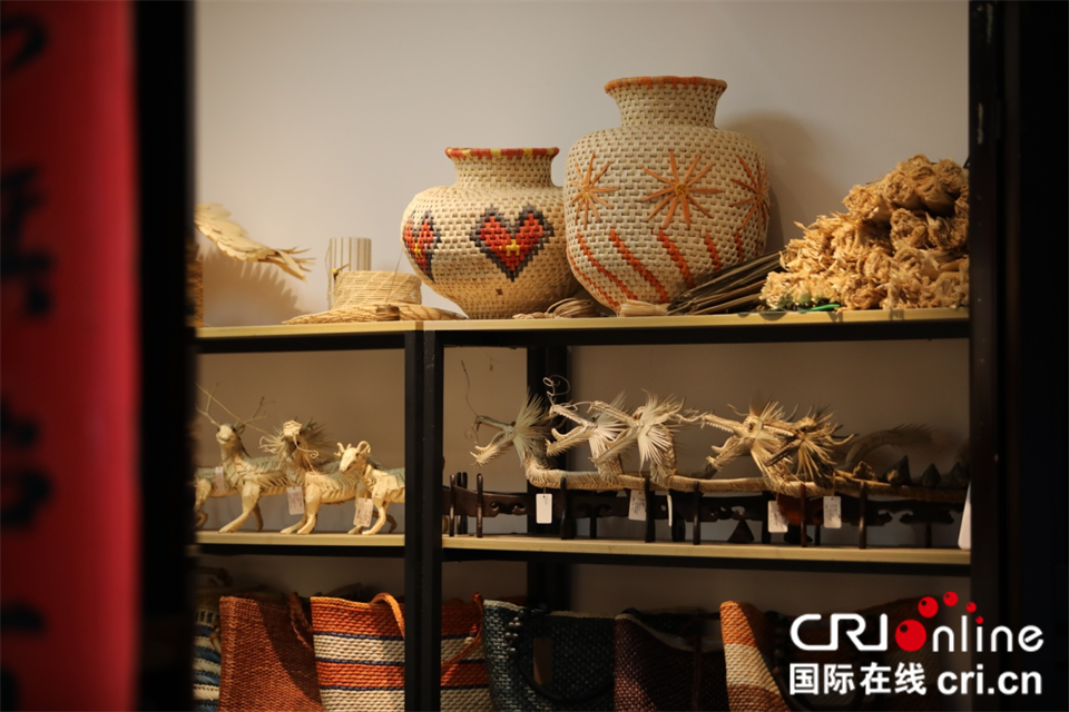 峡江草编工艺品 摄影 黄正恒