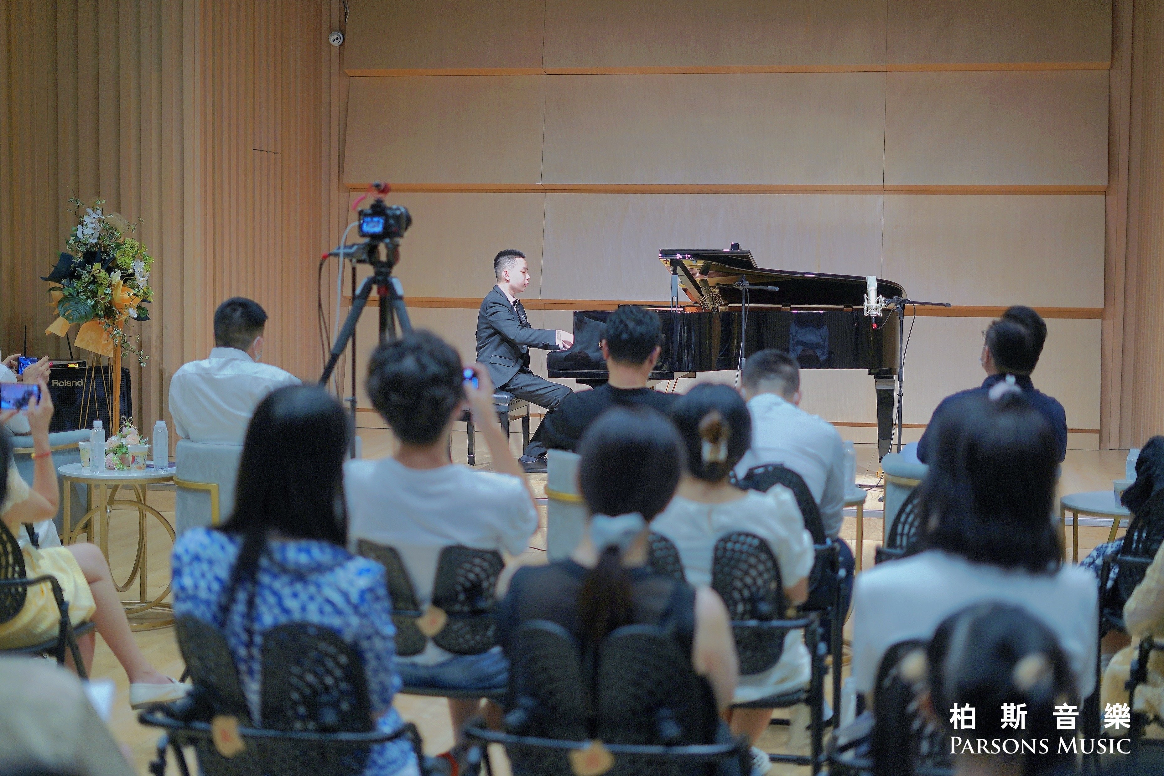 奏响八月舞曲 小艺术家谌万祁钢琴独奏音乐会在汉举办