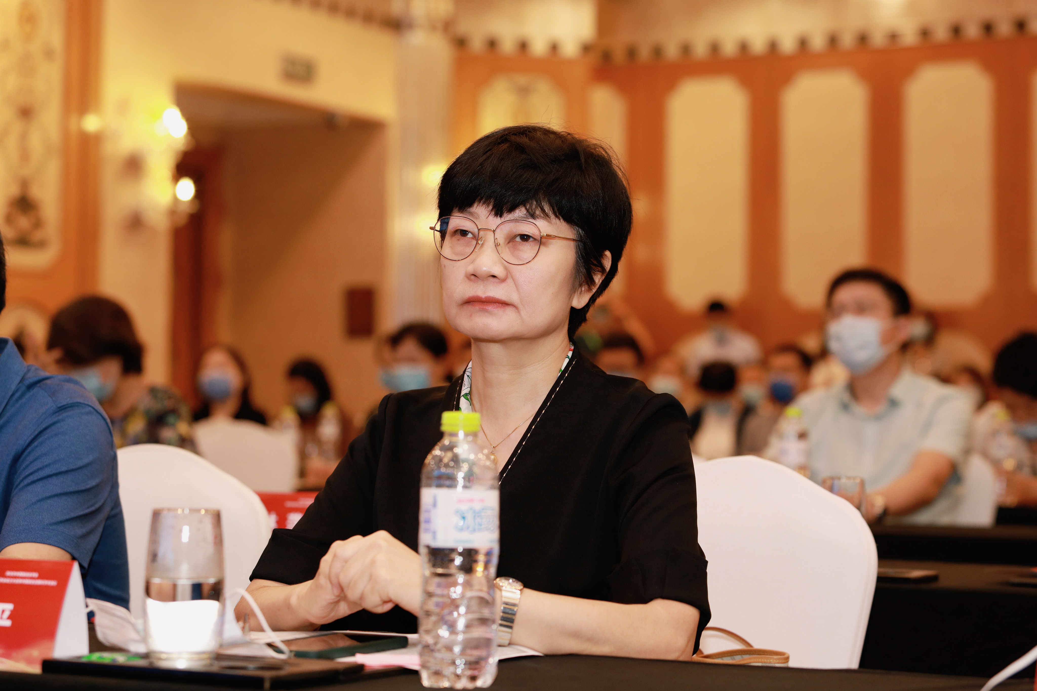 眼科医院潘晓晶教授当选为主任委员;于湛,王树真,仝桂平,杨先,张昱,张