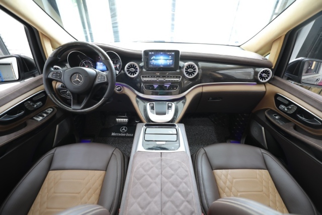 全新款奔驰v250内饰改装升级效果图