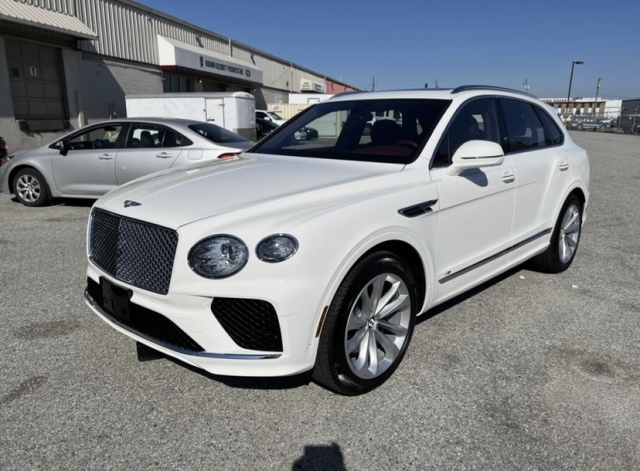 22款宾利添越外观设计作为宾利的首席外观设计师,sang yuplee对于添越