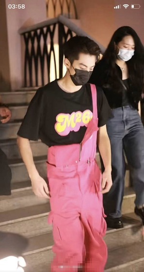 网传王鹤棣已订婚 早前曾辟谣圈外女友