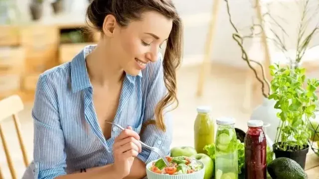 “8比16减肥法”真的有用吗？专家：属于轻断食减肥法，食物总量仍需控制