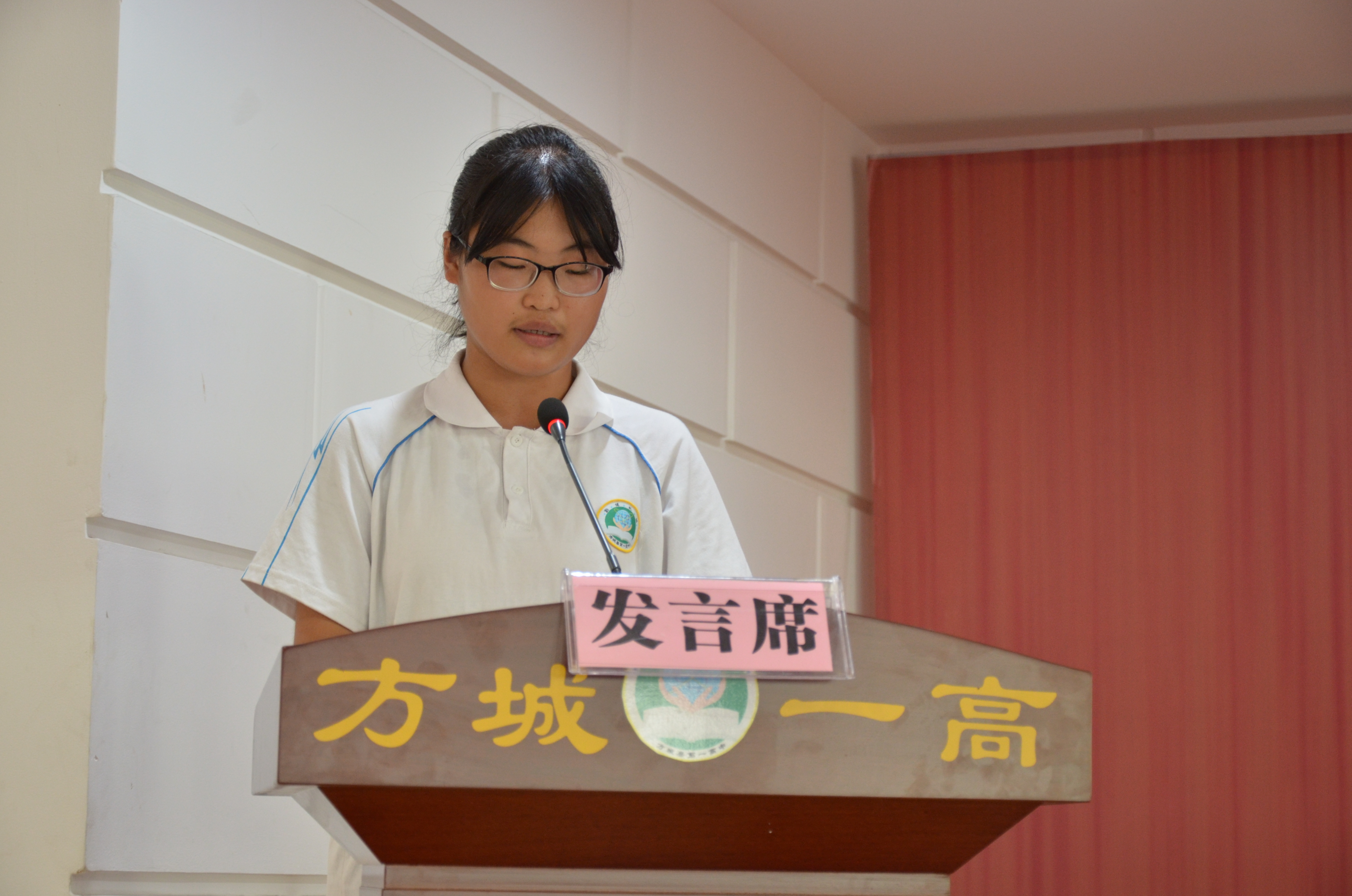 河南方城:爱心企业捐资助学 圆梦行动传递温暖