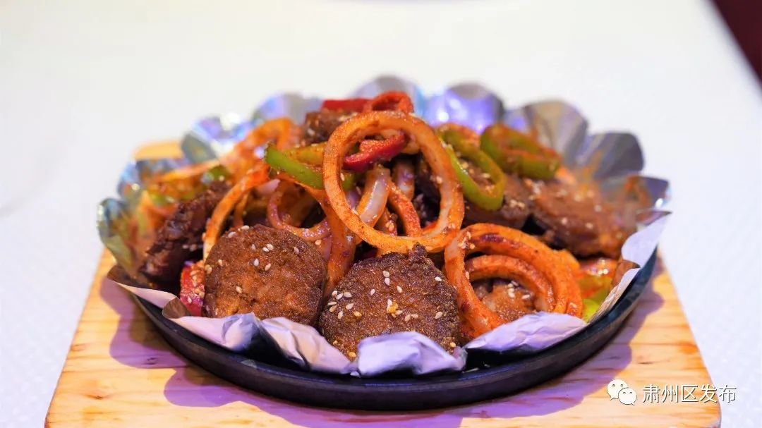 厨神现场秀"十八般武艺" "肃菜"争"香"斗艳大饱眼福