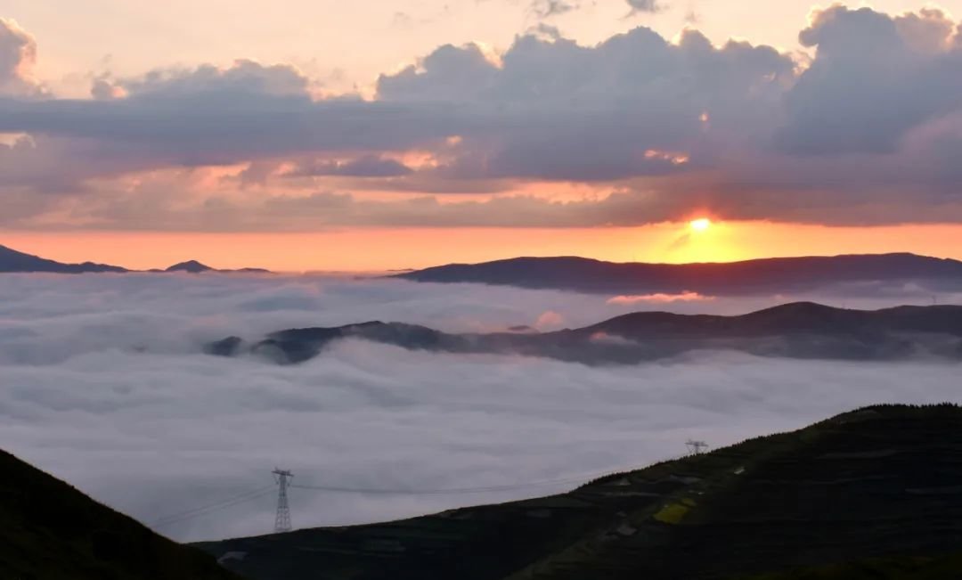 @岷县东山云海 摄影：裴东红
