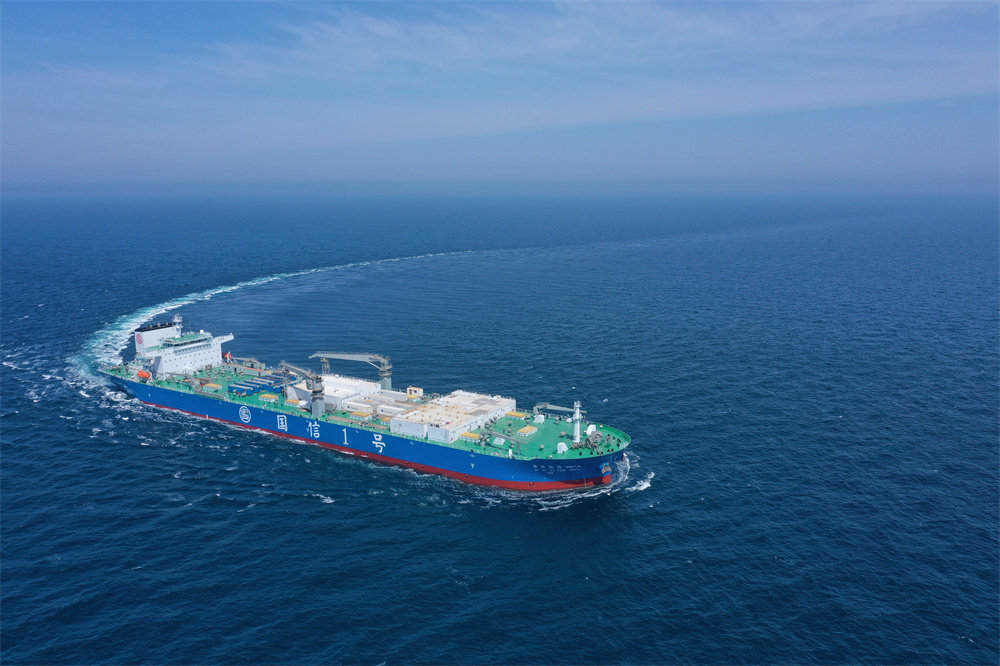 全球首款!“国信1号”工船养殖深海野游大黄鱼起鱼上市