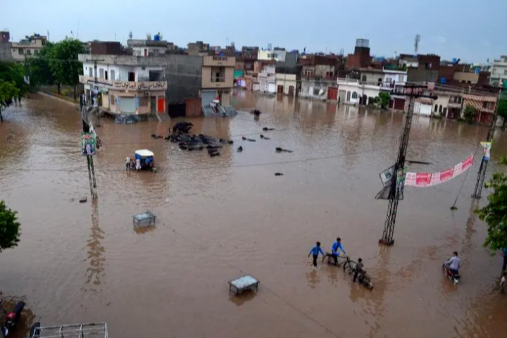 巴基斯坦遭遇历史上最严重洪水，三分之一国土被淹没