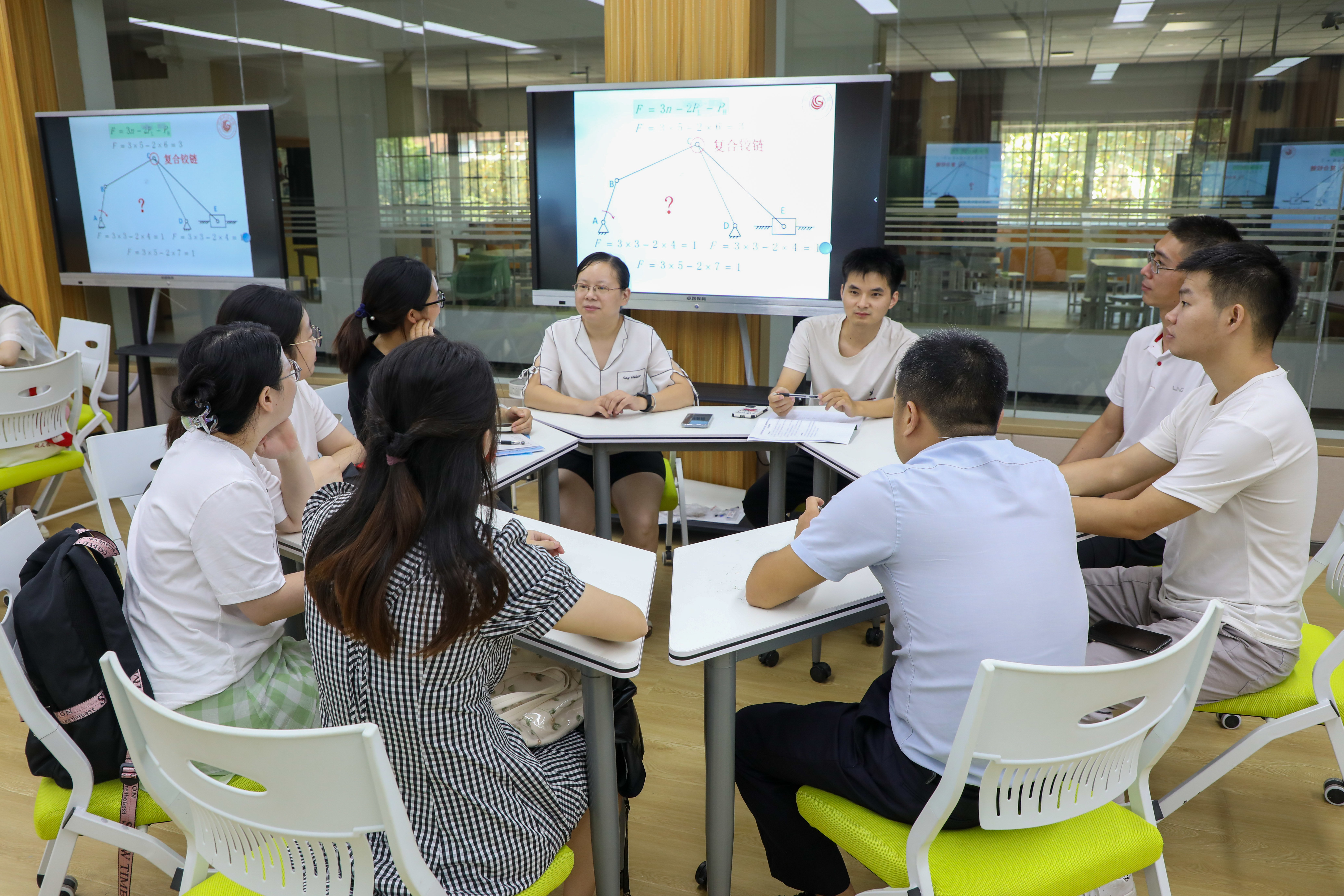 新聘教师主观沙龙活动