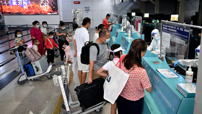 近20万滞留旅客离岛背后有哪些故事？_凤凰网