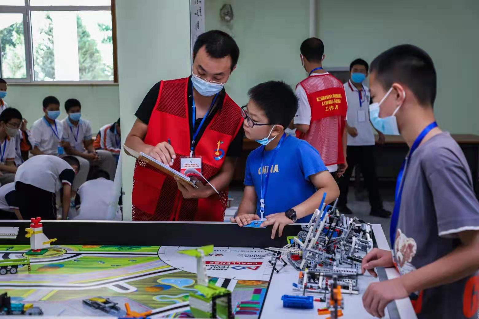 第三届河北省青少年科普知识竞答活动暨人工智能机器人实践交流活动在沧州成功举办