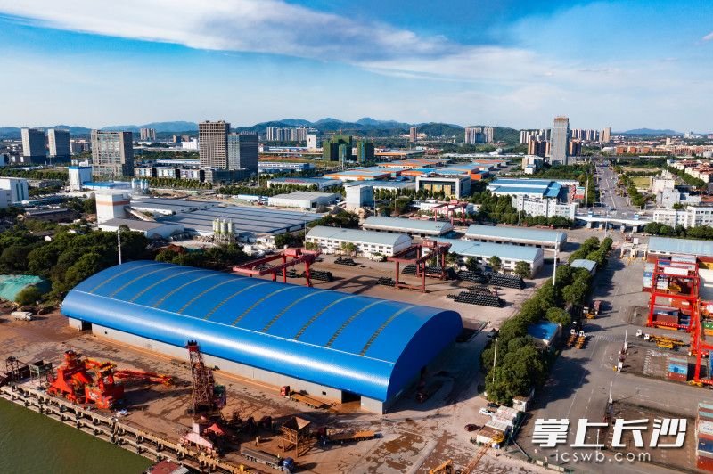组图丨长沙新港6万吨封闭散货堆场改建工程竣工