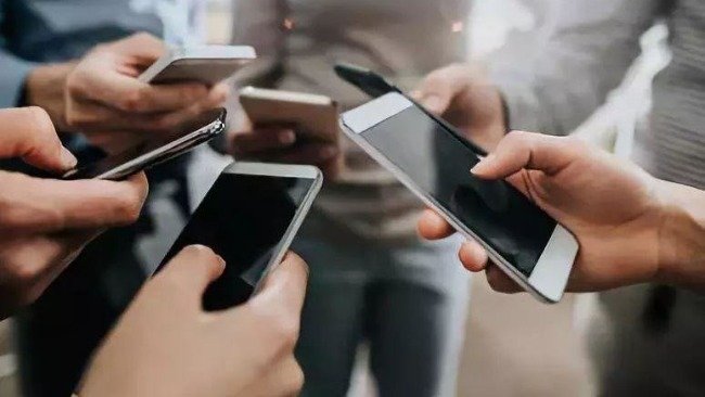 中国网民人均每周上网时长为29.5小时,你超标了没?_凤凰网