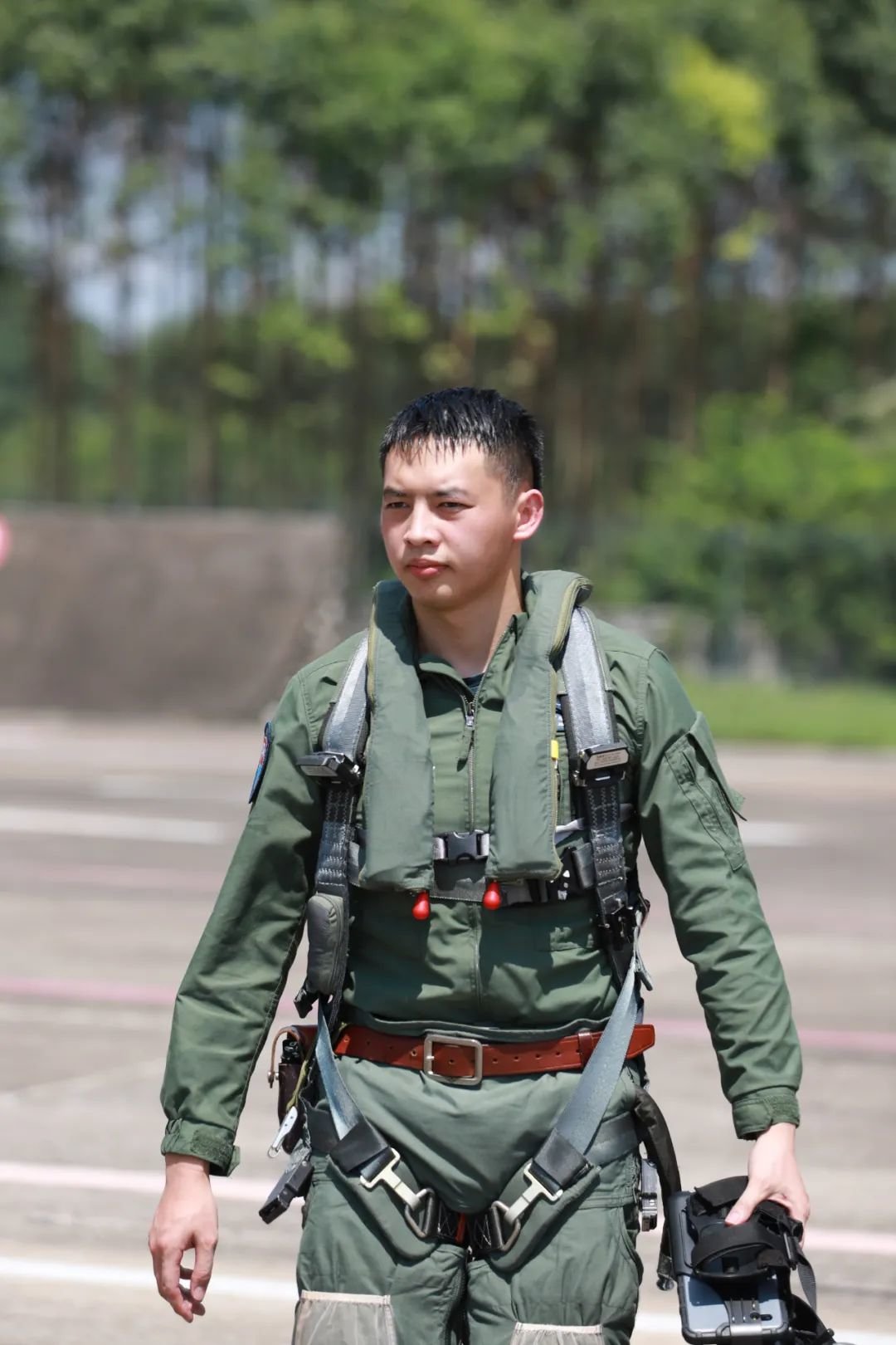 空军首次出动运－20集中接送全国新飞行学员_四川在线
