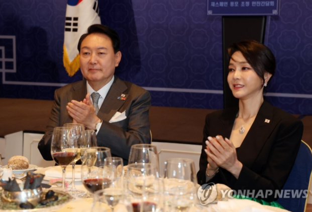 韩国总统尹锡悦（左）和夫人金建希 图源：韩联社