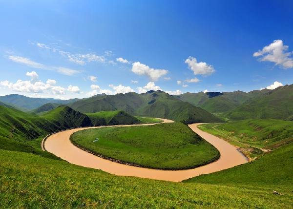 黄河上游一汪水 水从阿万仓来