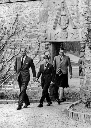 1962年，查尔斯王子（中）进入戈登斯顿就读。 图源：Getty