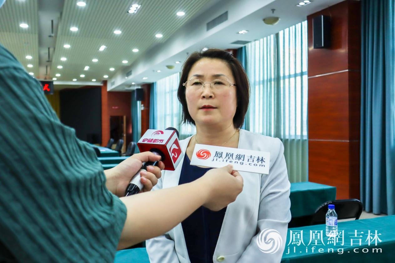 吉林省市场监管厅副厅长王淑英接受媒体采访。凤凰网吉林 龙晓宁摄