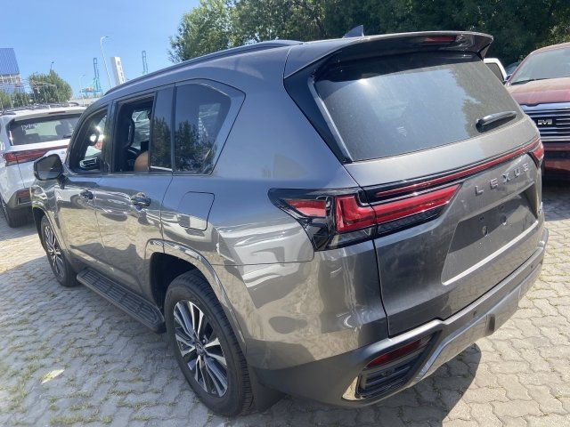 2022款雷克萨斯lx600 7座200多万折上折_凤凰网汽车_凤凰网