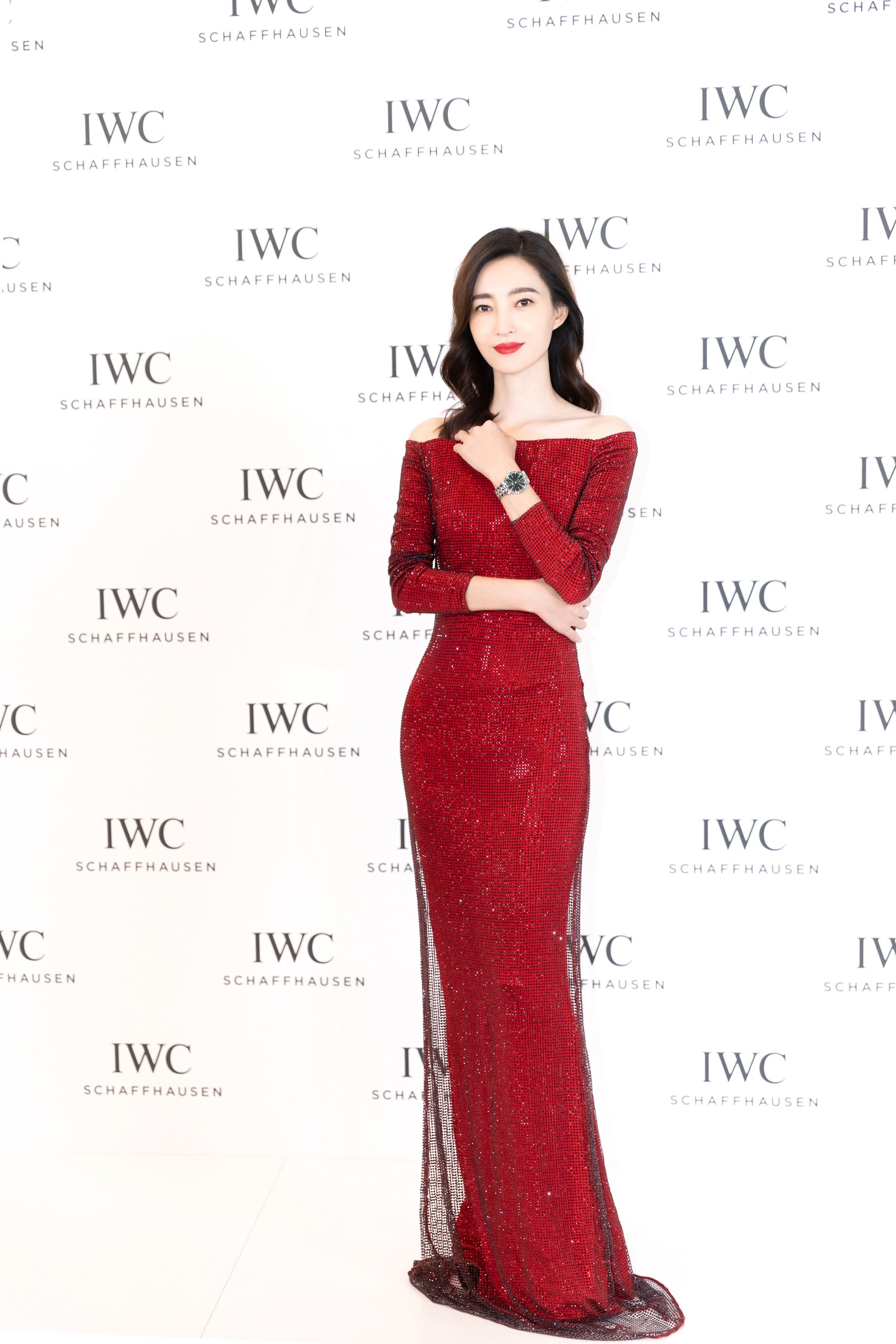 著名演员王丽坤佩戴IWC万国表柏涛菲诺自动腕表37(型号:IW458602)出席新品发布晚宴