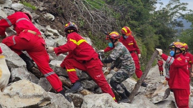 四川泸定6.8级地震已致86人遇难 另有35人失联