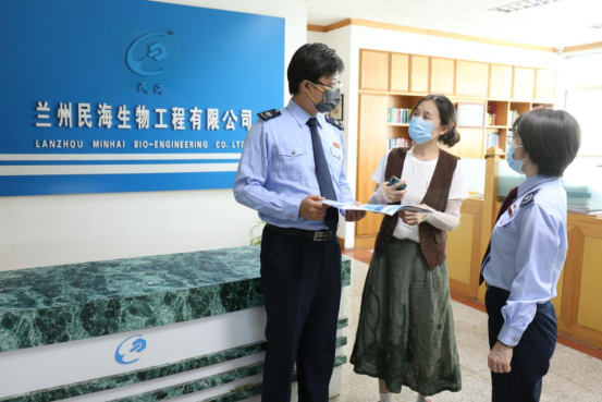 兰州高新区税务局专家服务团队上门宣传税收政策