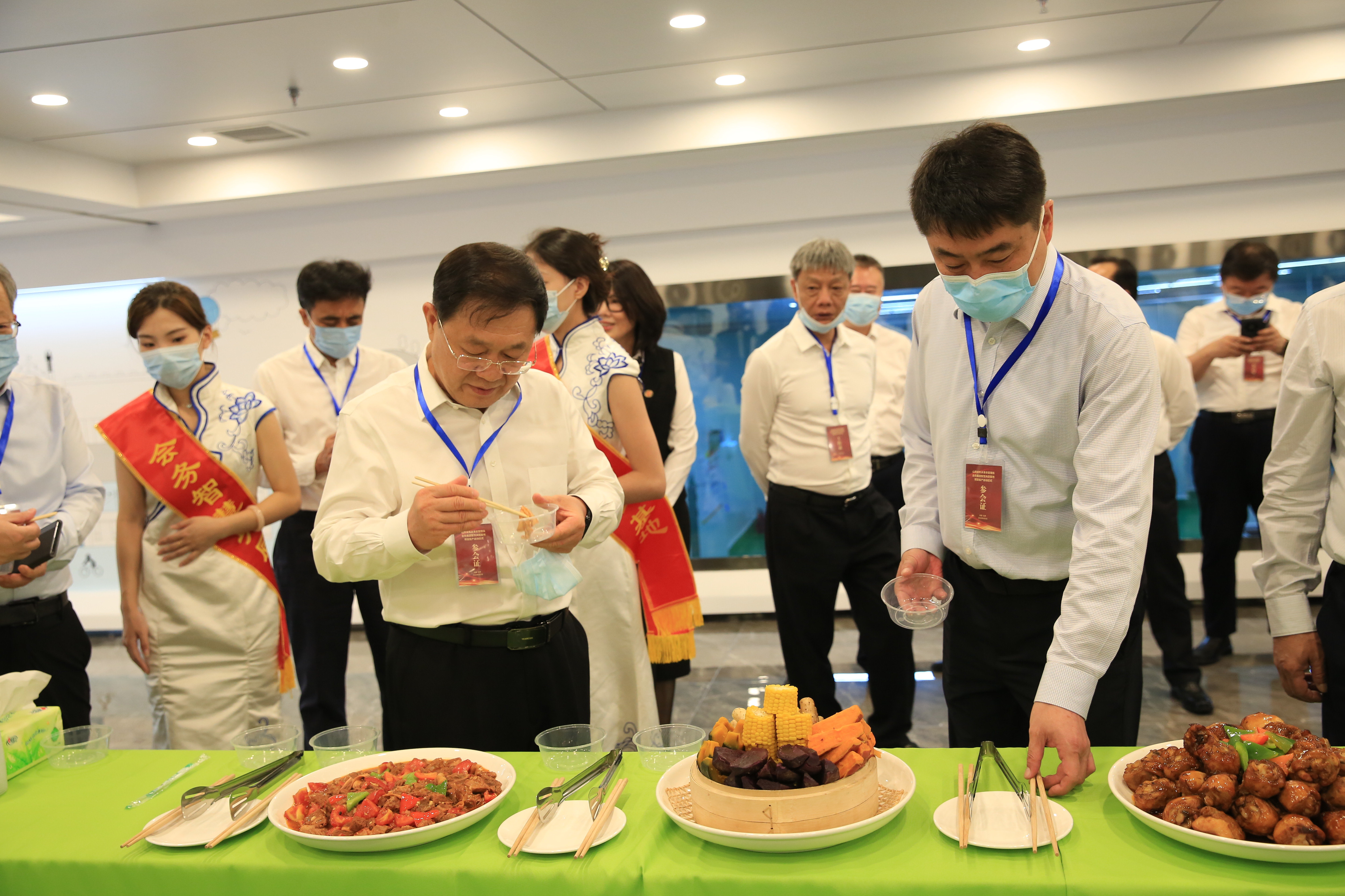 山西会务富农智慧央厨基地揭牌