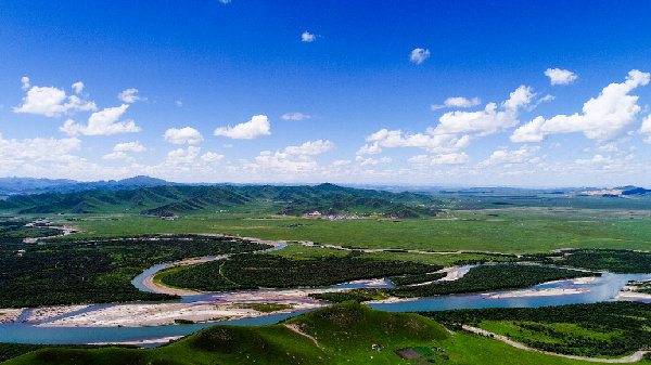 黄河上游一汪水 水从阿万仓来