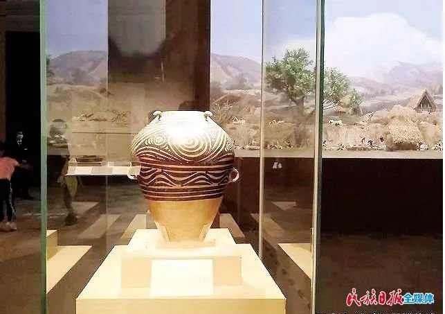 陈列在中国国家博物馆的“彩陶王”