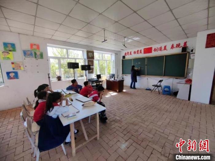 【十年@每一个奋斗的你】支教老师打造“田野课堂”：让30余万孩子看到更大的世界