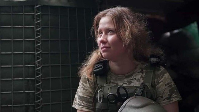 乌克兰禁止适龄女性出境应对兵员危机？洪源：乌军可用人口资源只有900万