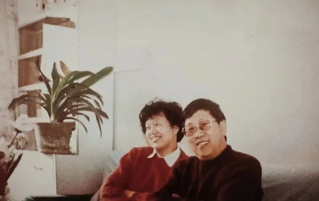 从地窝子到电梯房！七旬老人五次搬家"建"证白银故事