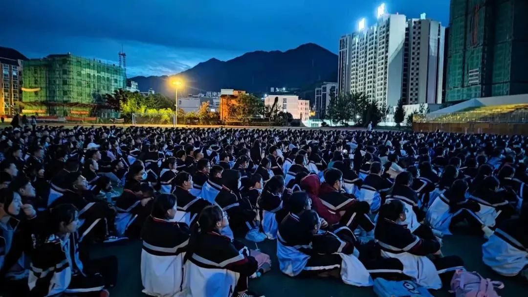 6.8级大地震 杭州赴泸定中学支教团队24小时坚守岗位