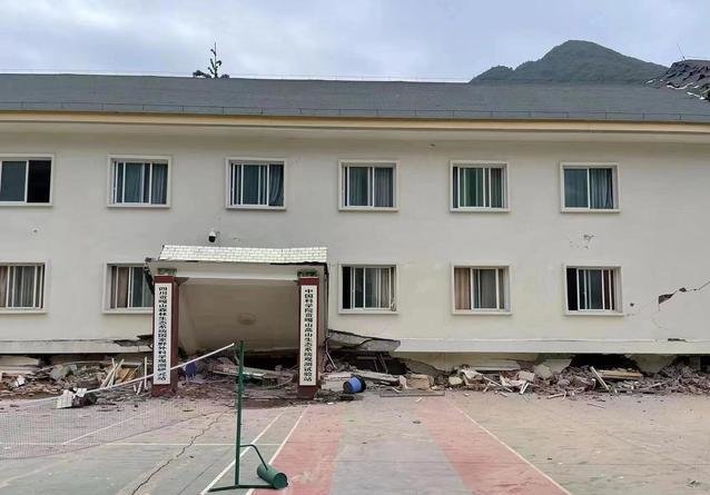 ▲地震后的贡嘎山高山生态系统观测试验站