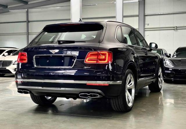 20款宾利添越30t插电混动低价245万起