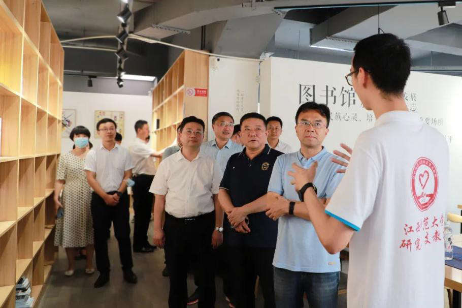 团中央青年志愿者行动指导中心考察望谟县西部计划志愿服务工作并慰问江西师大研支团