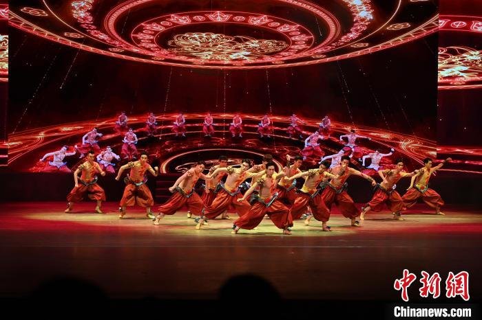 图为开幕式舞蹈《金刚&middot;伎乐》。　李亚龙 摄
