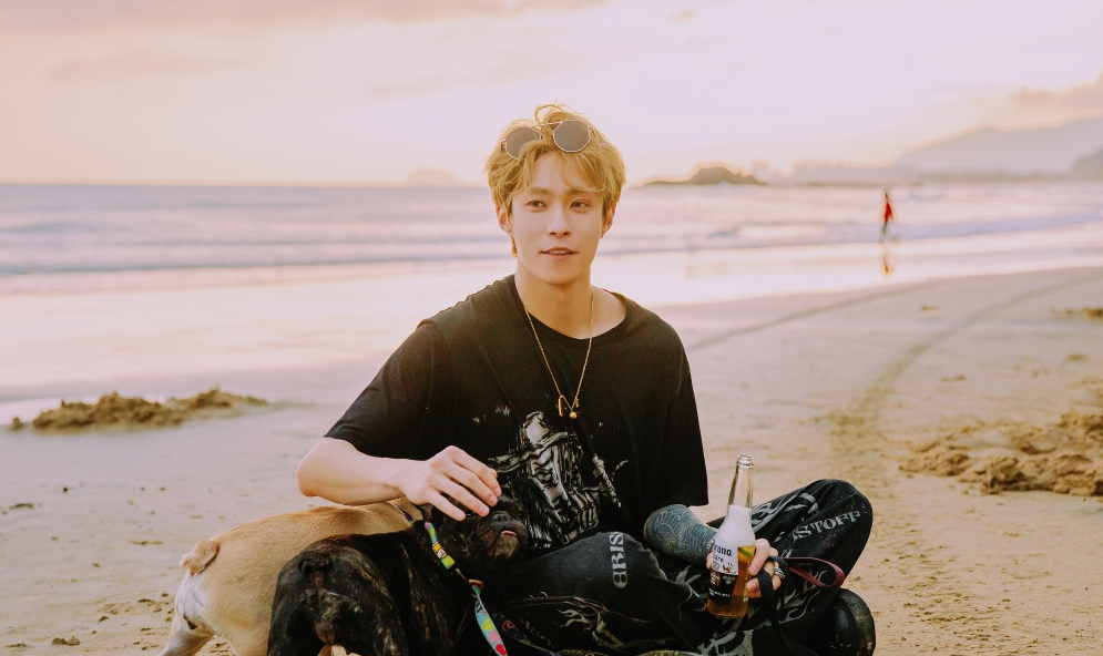 oner岳明辉被曝夜会三女 网友扒出他亲吻的女生疑似是窦唯小女儿