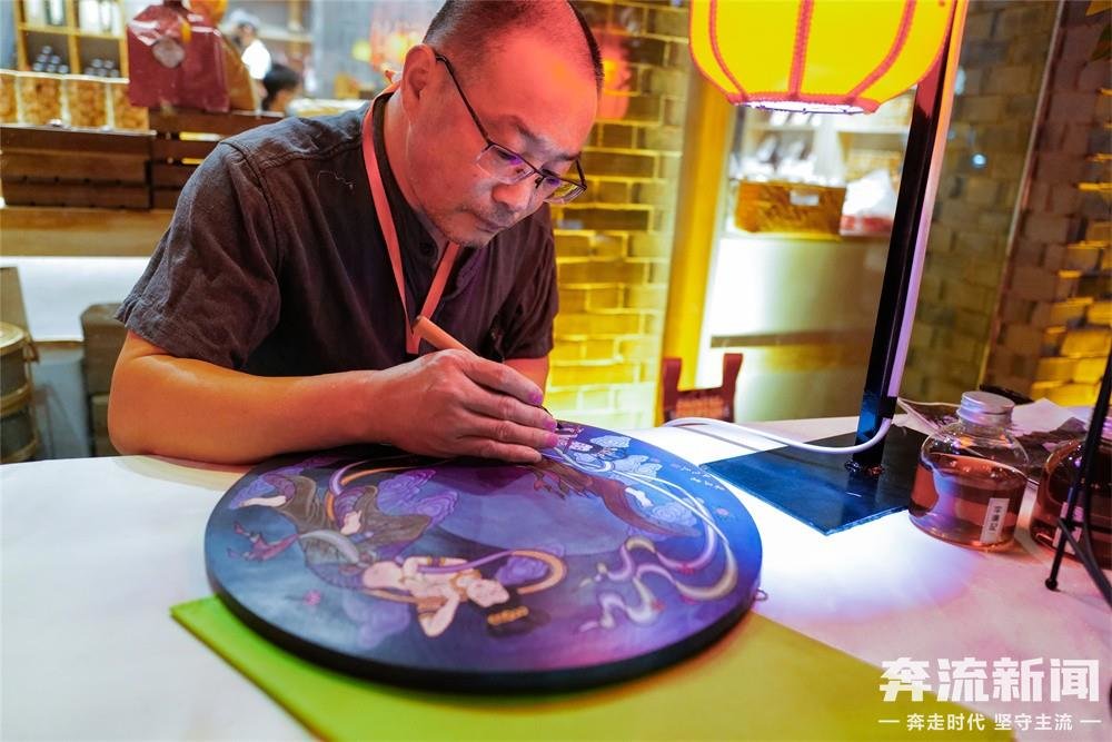 敦煌沙州食驿：非遗展演点“靓”夜经济