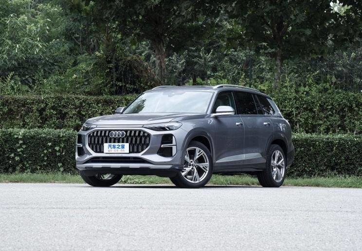 上汽奥迪 奥迪q6 2022款 45 tfsi quattro 齐云型 light 羽林套装