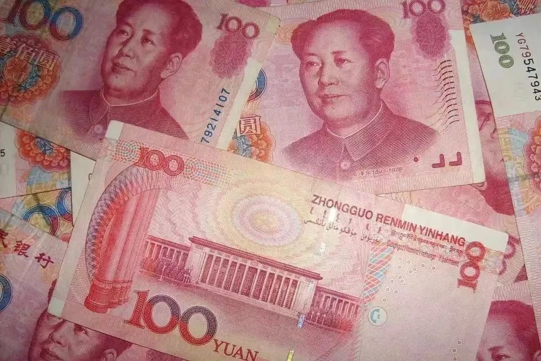 凤凰晚报|时隔2年离岸人民币汇率再“破7”;上海调查“警察办案就餐未付款”